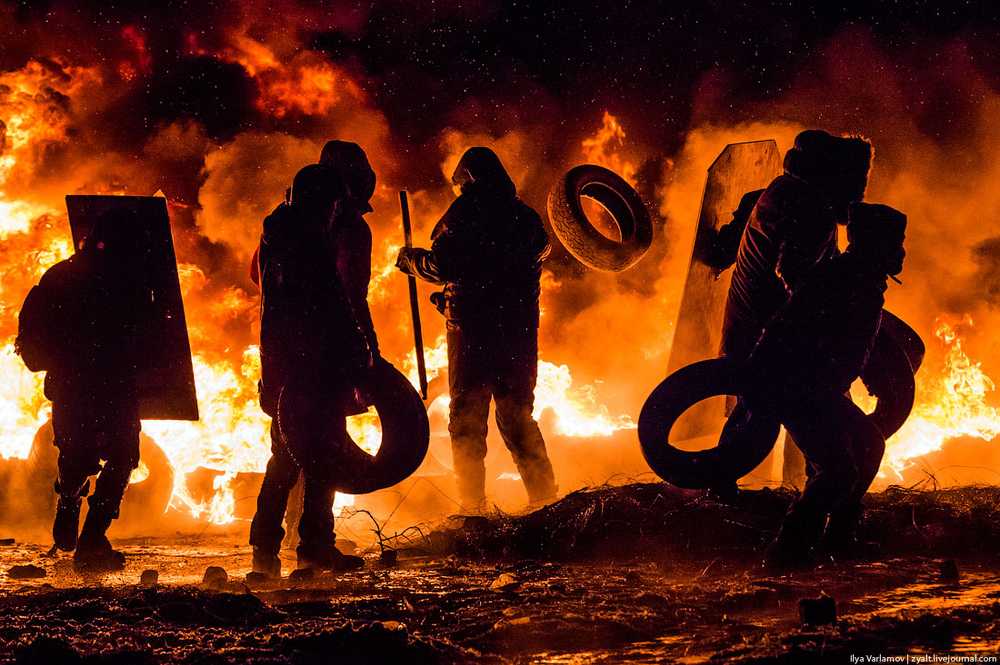 На ул.&nbsp;Грушевского начинают жечь шины