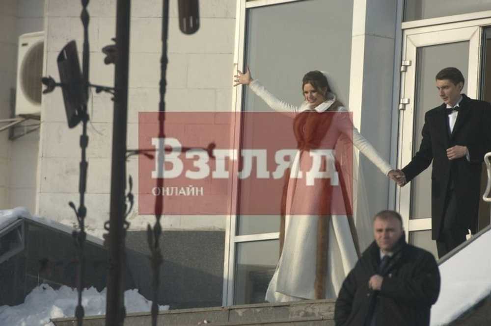 Дети Владимира Литвина и Андрея Деркача сыграли свадьбу под охраной Беркута